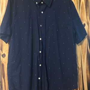 True Craft Navy Short-Sleeve Button-Down Shirt with Subtle Dot Detail